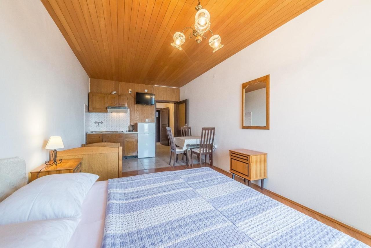 Apartments Kod Cara لوكفا روجوزنيكا المظهر الخارجي الصورة