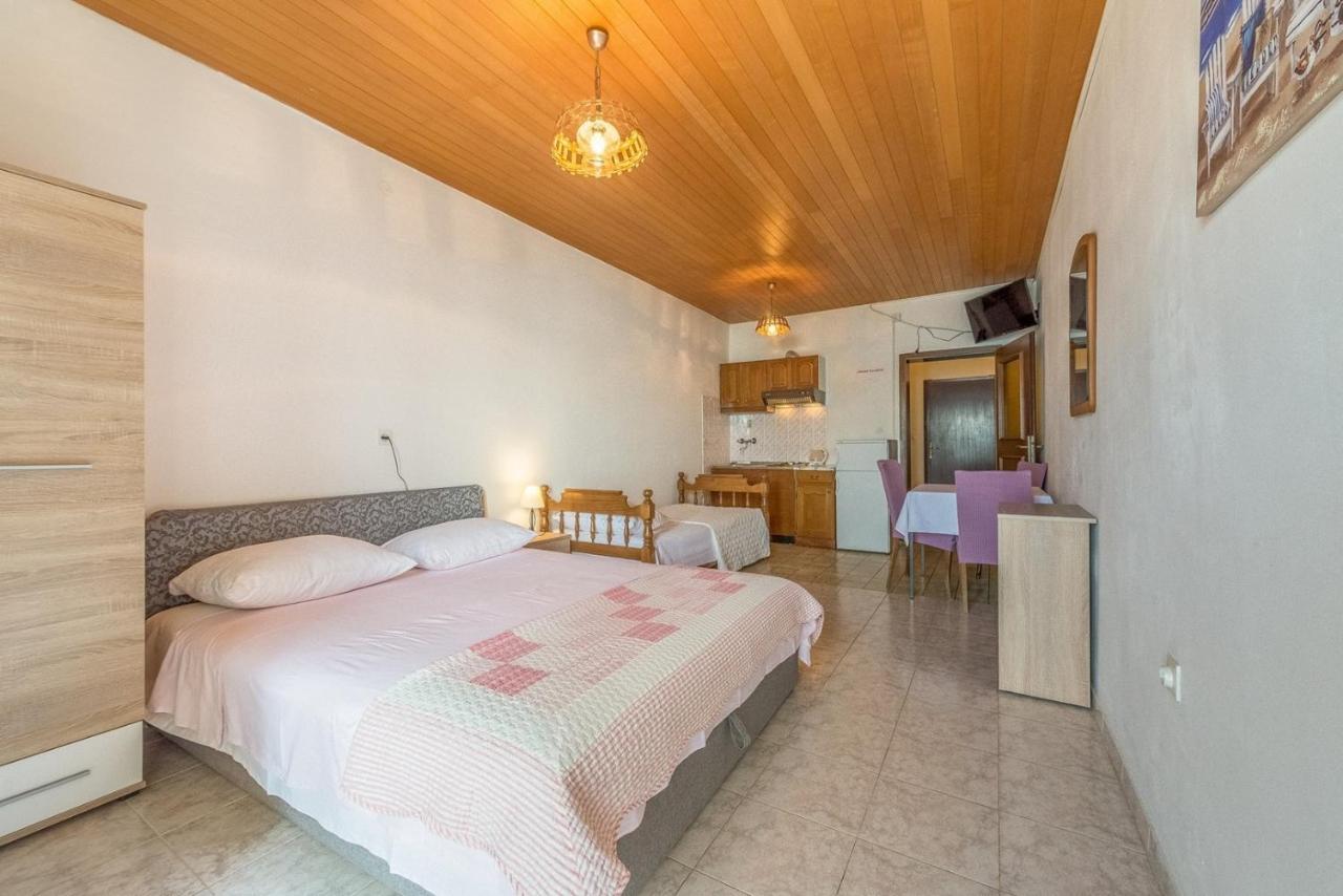 Apartments Kod Cara لوكفا روجوزنيكا المظهر الخارجي الصورة